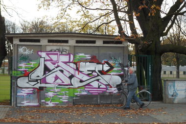 Graffiti Bombing - Photo by somer