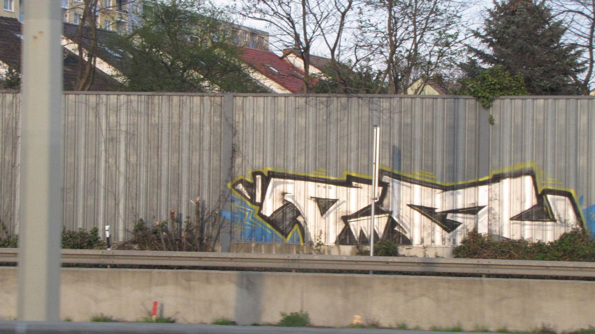 Graffiti Bombing in Brunswick - Photo by sonderkomission - doqs, DQ