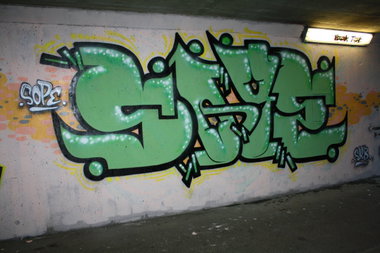 Graffiti Wall - Photo by sope798 (2013)