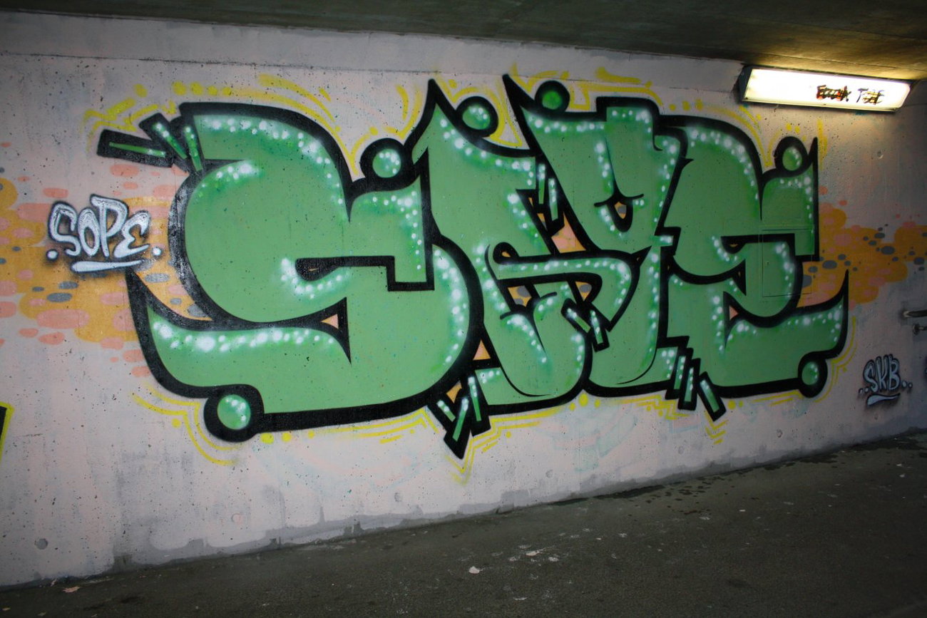 Graffiti Wall - Photo by sope798 (2013)