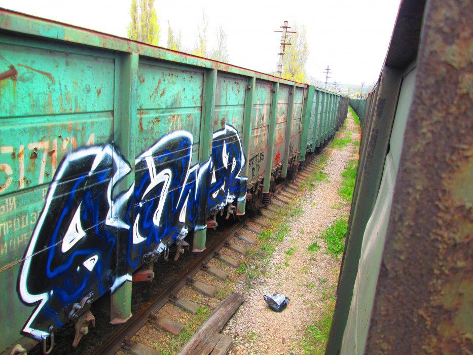 Graffiti Train in Sevastopol - Photo by sower