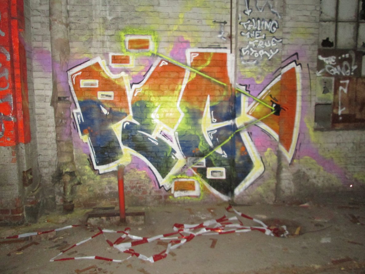 Graffiti Wall in Leipzig - Photo by spacetrader - PEG, Kart (2013)