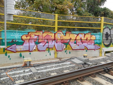 Graffiti Bombing in Leipzig - Photo by spacetrader - Farm, Peg (2013)