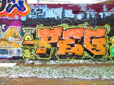 Graffiti Wall in Leipzig - Photo by spacetrader - PEG (2013)