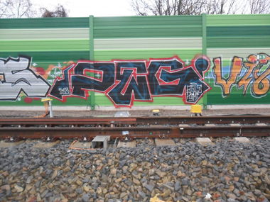 Graffiti Wall - Photo by spacetrader - PEG, foile, farm (2013)