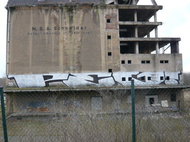 Graffiti Bombing - Photo by spacetrader - PEG, IO, Kart (2008)