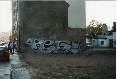 Graffiti Bombing in Leipzig - Photo by spacetrader - PEG, Zonk, Kart (2004)