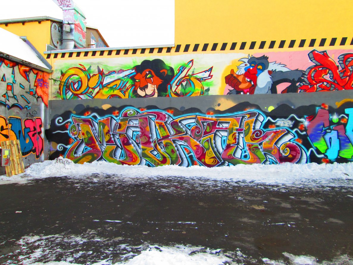 Graffiti Wall in Leipzig - Photo by spacetrader - Makah, Peg, Foile (2013)