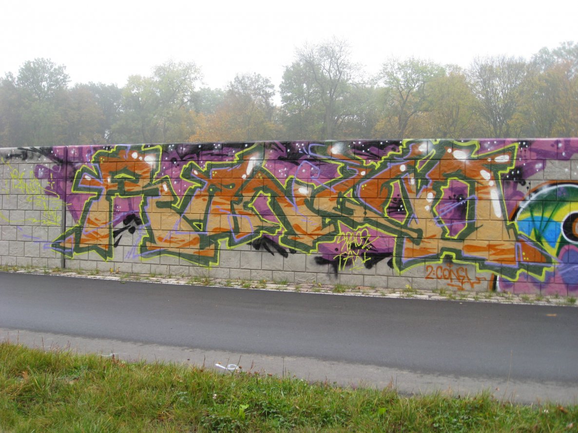 Graffiti Wall in Leipzig - Photo by spacetrader - Ranjid, PEG (2012)