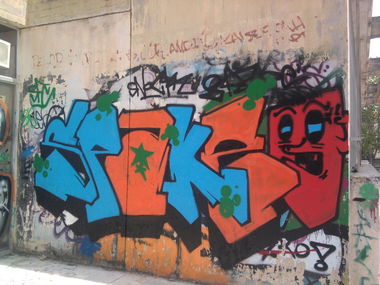 Graffiti Bombing in Greece - Photo by spake