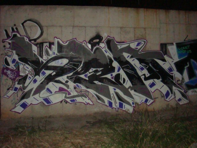 Graffiti Wall - Photo by spen (2013)