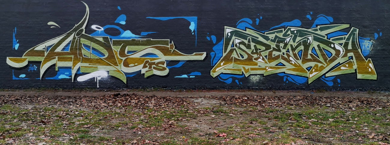 Graffiti Wall - Photo by spenda - aids, spenda, bts (2020)