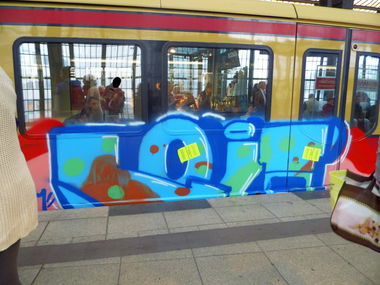 Graffiti Train in Berlin - Photo by spiegelreflex - loit (2012)