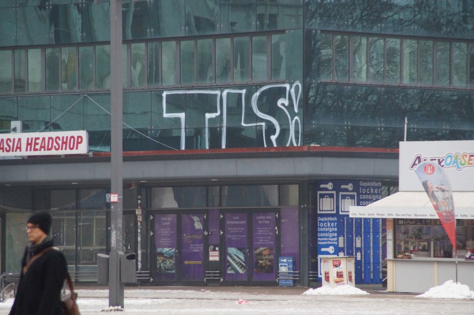 Graffiti Wall in Berlin - Photo by spiegelreflex - tls