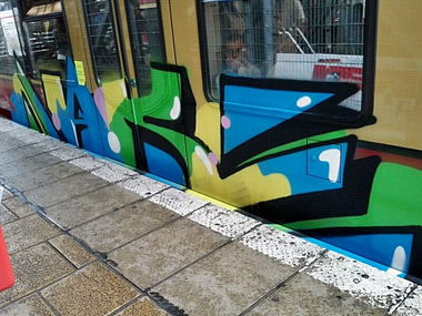 Graffiti Train - Photo by spiegelreflex - nakz