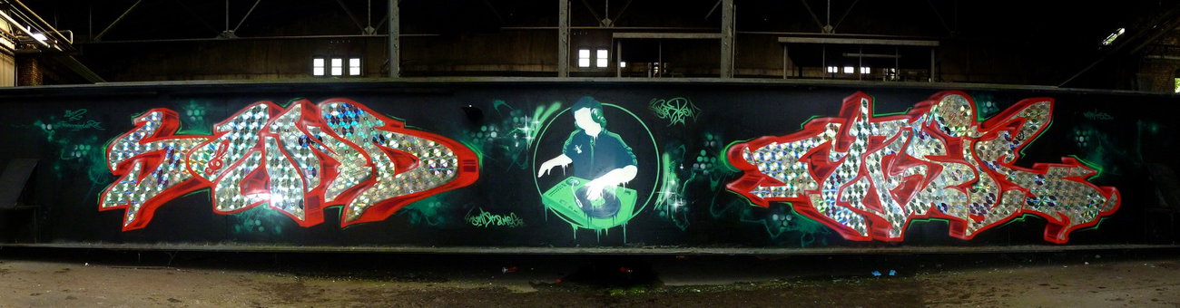 Graffiti Wall - Photo by spoare153 - spoare, spoare153, new (2012)