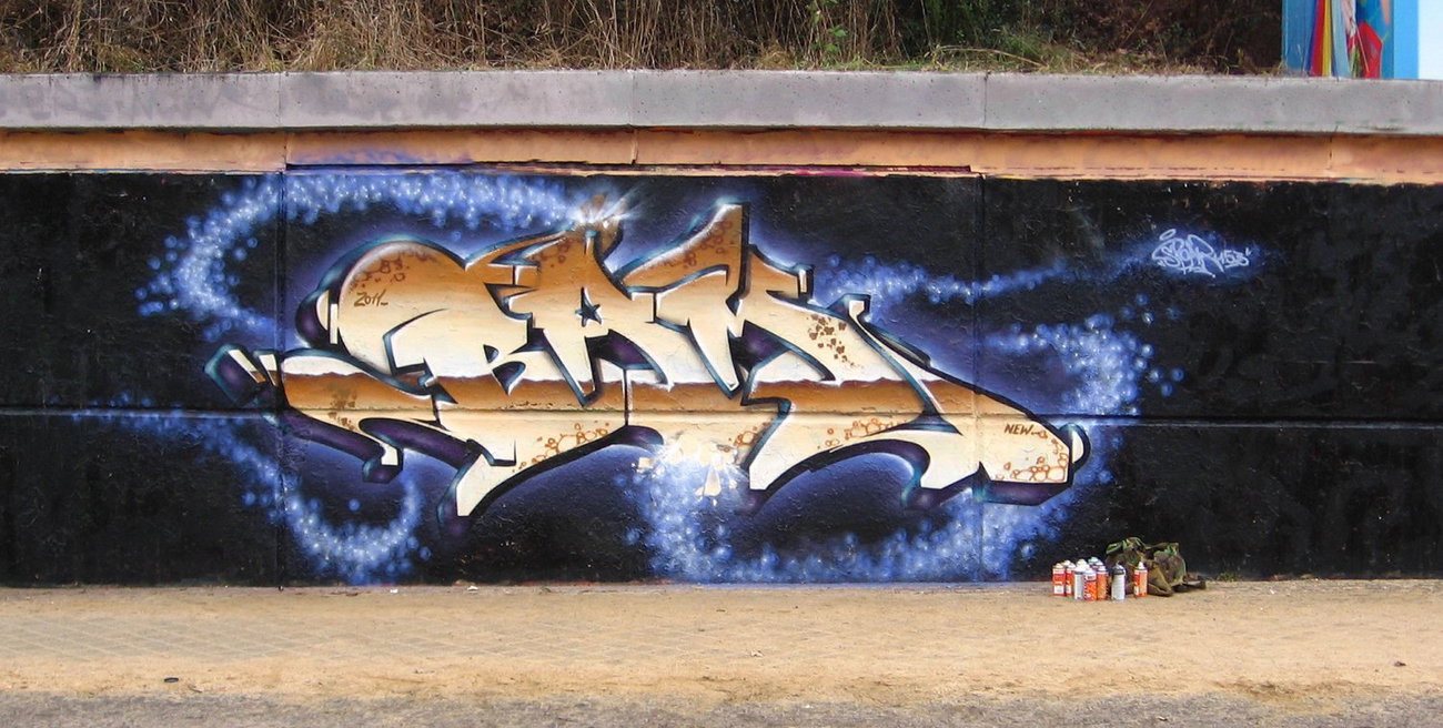 Graffiti Wall in Frankfurt (Oder) - Photo by spoare153 - bam, spoare153 (2011)