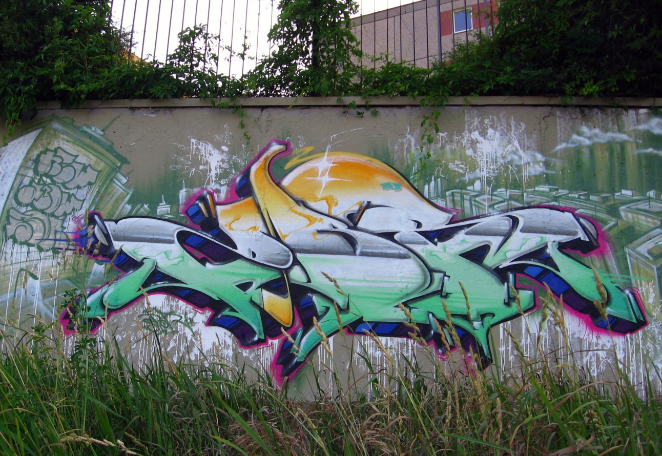 Graffiti Wall in Frankfurt (Oder) - Photo by spoare153 - zbr, spoare153, new (2011)