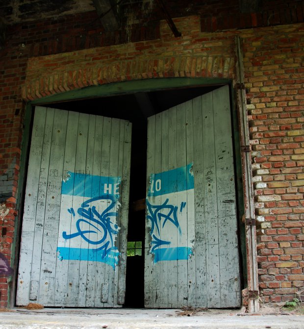 Graffiti Wall in Fürstenwalde - Photo by spoare153 - spoare153, hello, sticker (2013)