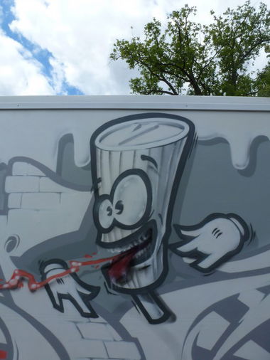 Graffiti Wall in Ludwigsfelde - Photo by spoare153 - spoare153, detail, cap (2014)