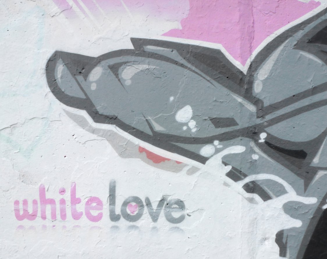 Graffiti Wall in Frankfurt (Oder) - Photo by spoare153 - white, love, detail (2013)