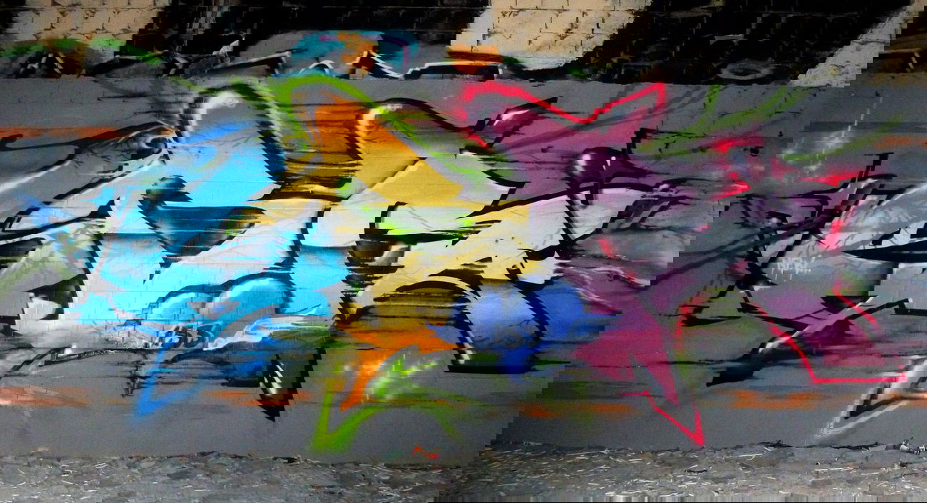 Graffiti Wall in Berlin - Photo by spoare153 - sbr, spoare.153 (2012)