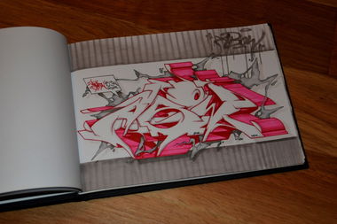 Graffiti Sketch - Photo by spoare153 - abow, spoare, 153 (2014)