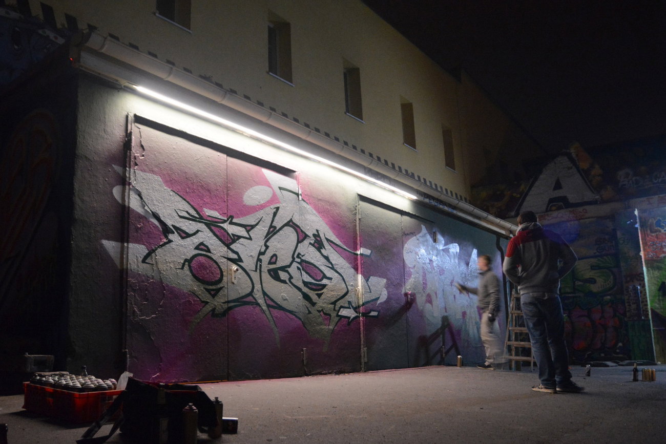 Graffiti Wall in Leipzig - Photo by spoare153 - biest, spoare