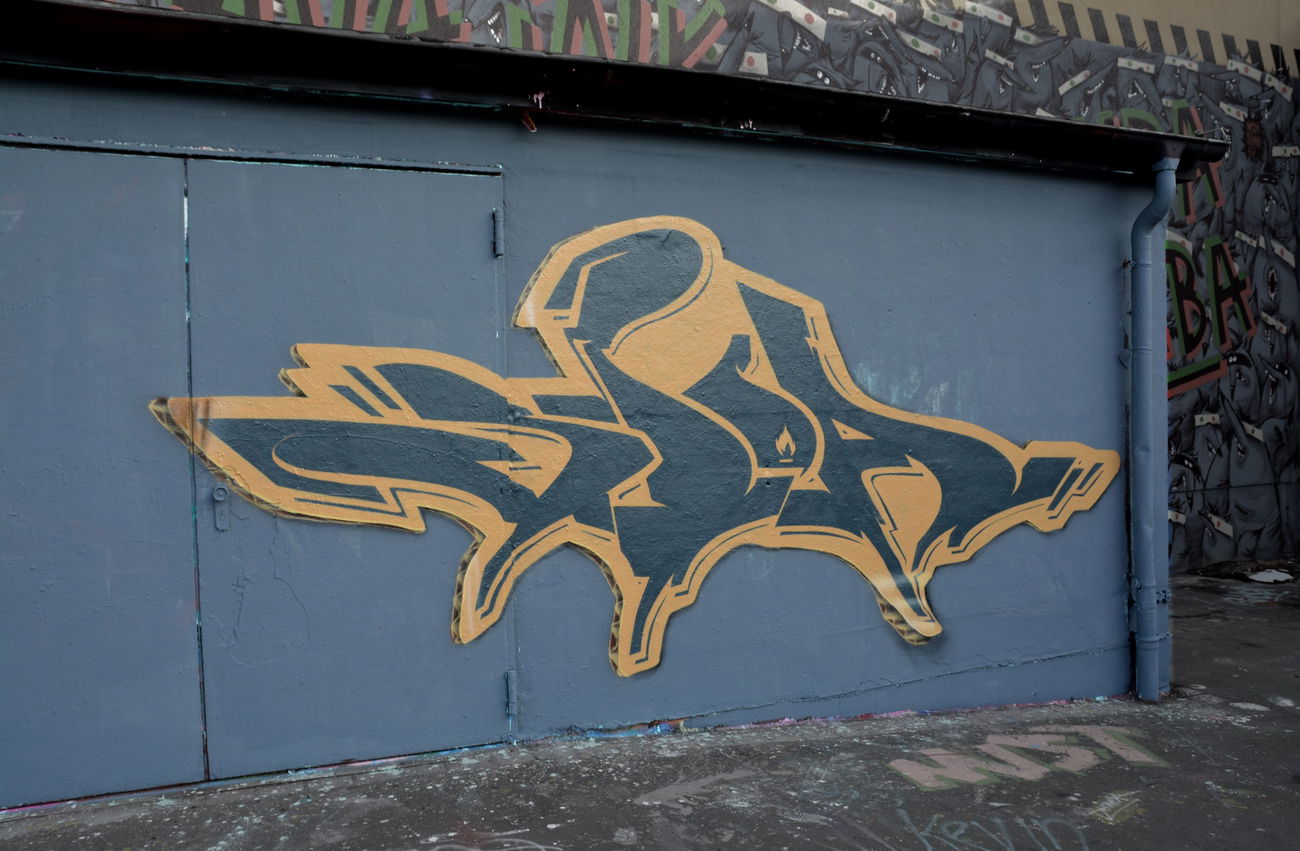 Graffiti Wall in Leipzig - Photo by spoare153 (2014)