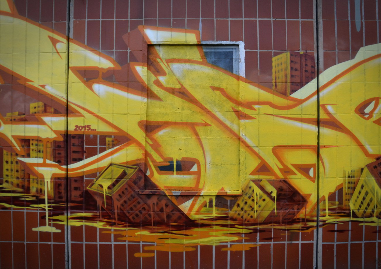 Graffiti Wall - Photo by spoare153 - hard, yellow, spoa (2015)