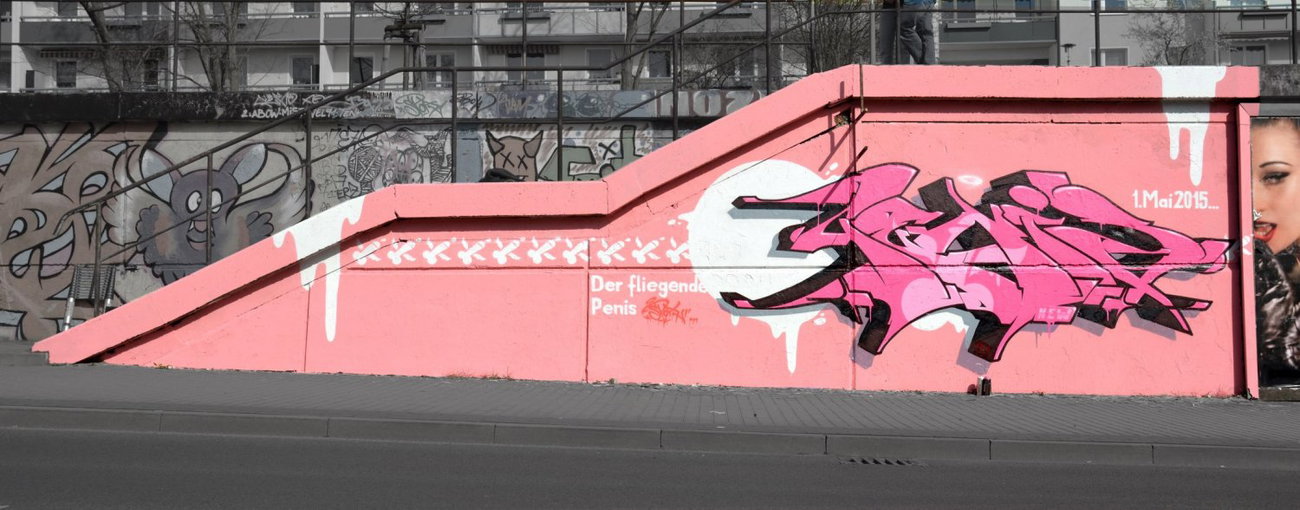 Graffiti Wall in Frankfurt (Oder) - Photo by spoare153 - der, fliegende, penis (2015)