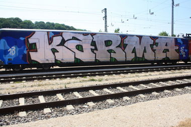 Graffiti Train in Stuttgart - Photo by spotter3000 - karma, 637, stuttgart (2013)