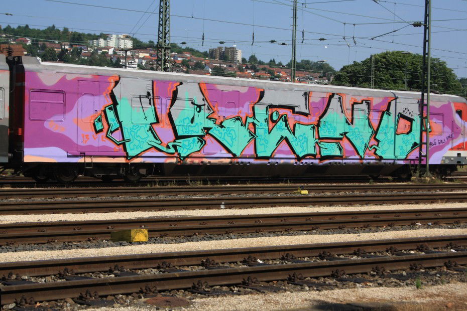 Graffiti Train in Stuttgart - Photo by spotter3000 - prino, 637, stuttgart (2013)