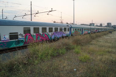 Graffiti Train - Photo by spotter34 - TRK, SAR, GTS