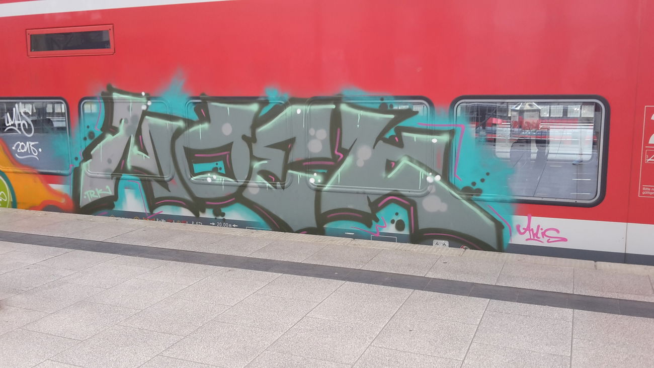 Graffiti Train in Dresden - Photo by spotter34 - moek (2015)