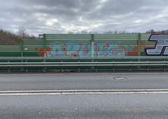 Graffiti Bombing - Photo by spotterhunter - apuk, bkl, bklcrew