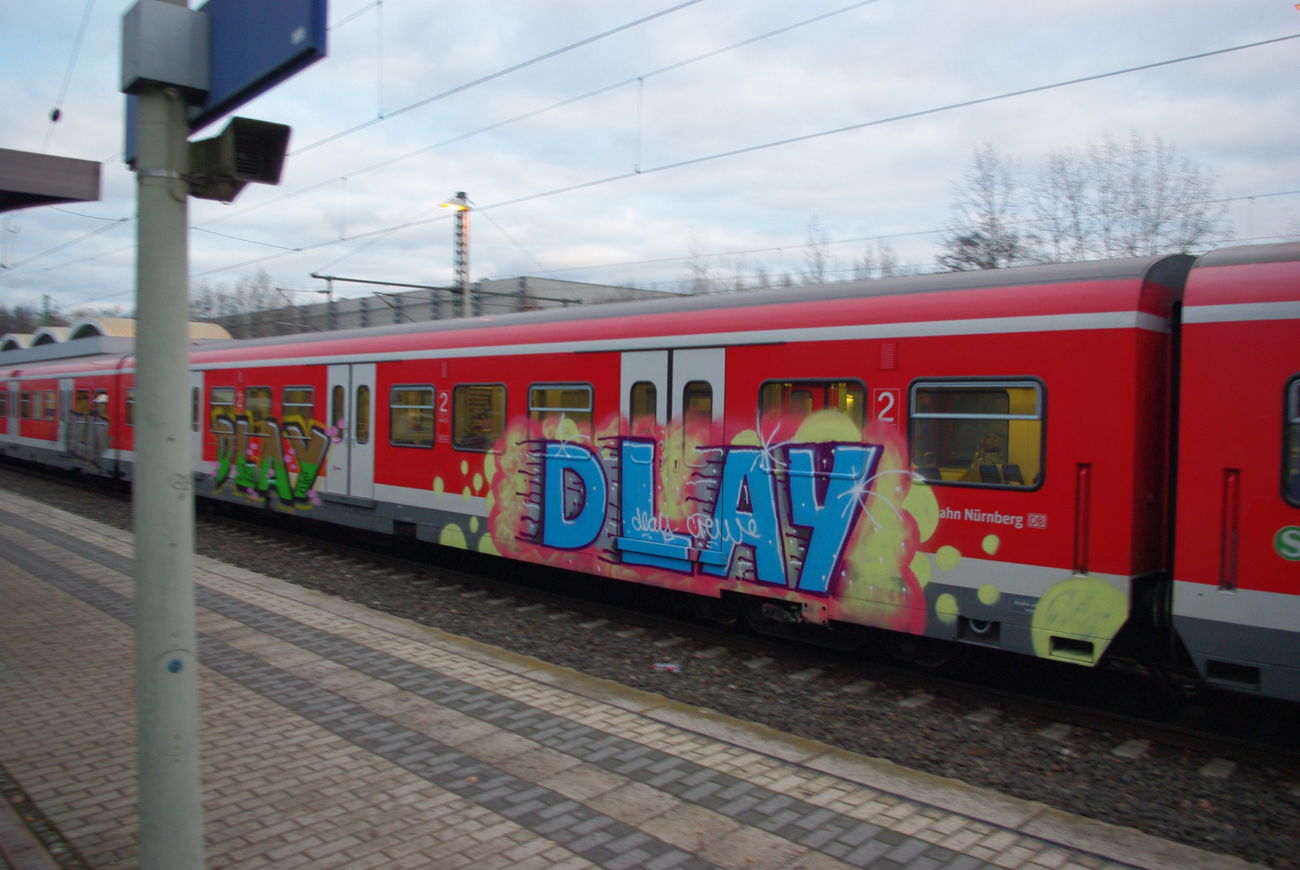 Graffiti Train in Nürnberg - Photo by spotterotter - dlay, crew, nürnberg