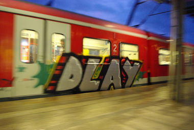 Graffiti Train in Nürnberg - Photo by spotterotter - dlay, nürnberg, inmotion