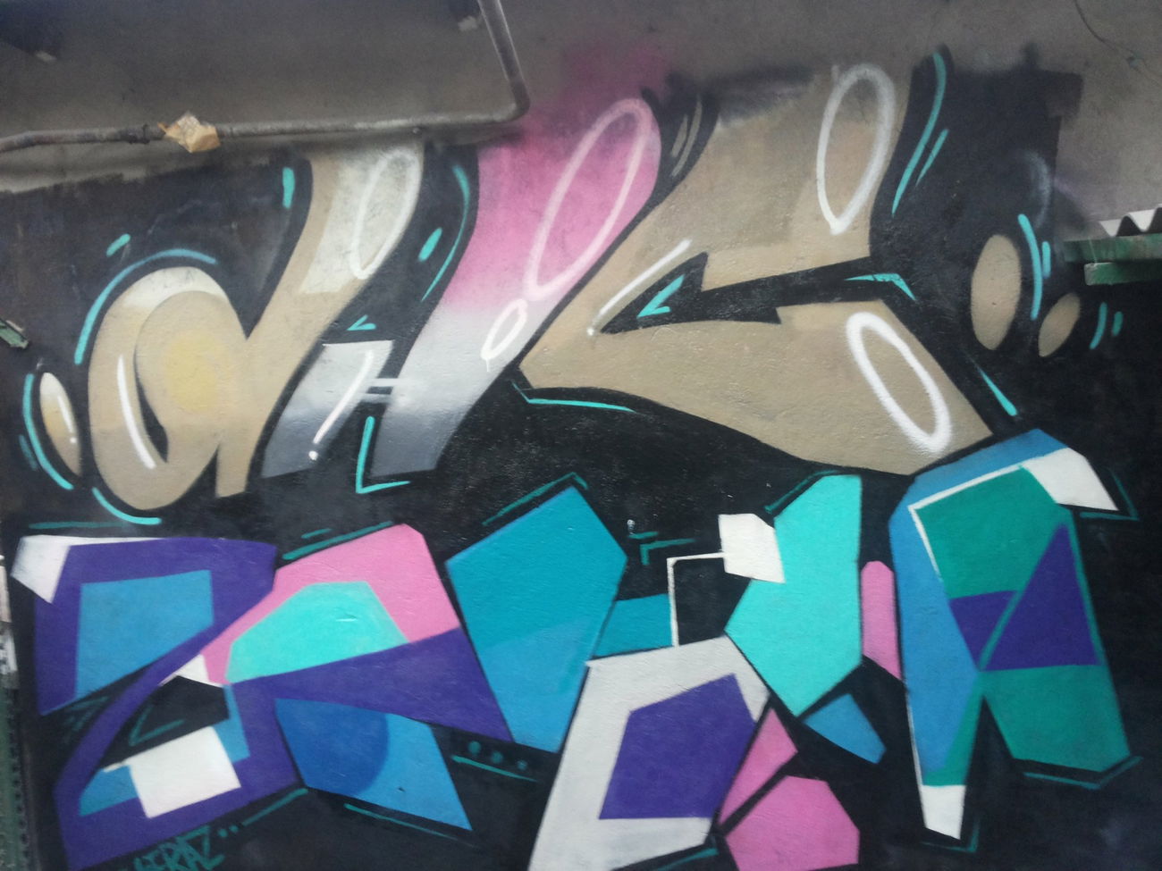 Graffiti Wall - Photo by sqkb - DHC (2014)