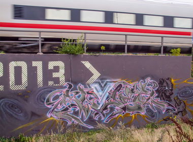 Graffiti Bombing in Berlin - Photo by squaredeye - snyder, mds, berlin (2013)