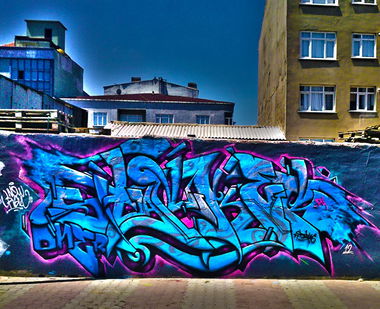 Graffiti Wall in Turkey - Photo by stalkeroner (2012)