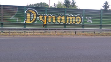 Graffiti Wall - Photo by starakurwa - Dynamo