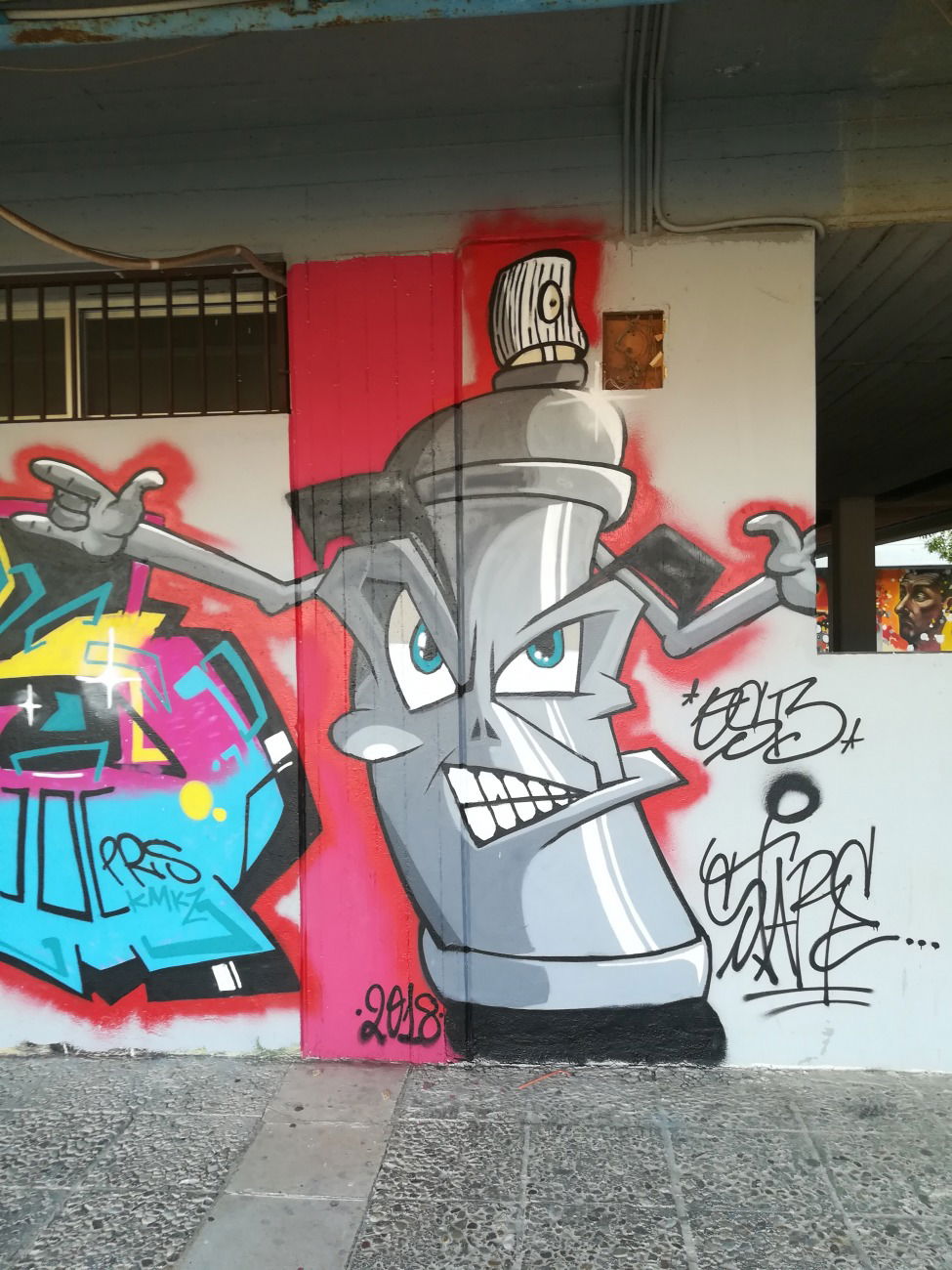 Graffiti Wall in καλαμάτα - Photo by stare - Mr, Can (2018)