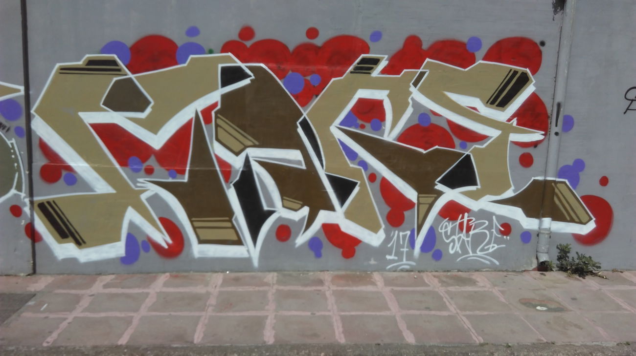 Graffiti Wall - Photo by stare (2017)