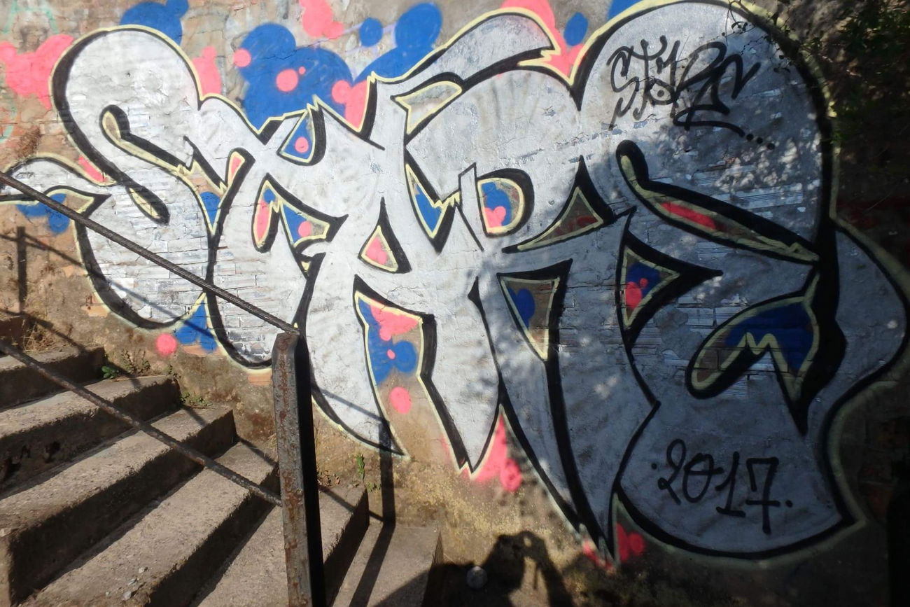 Graffiti Bombing - Photo by stare (2017)