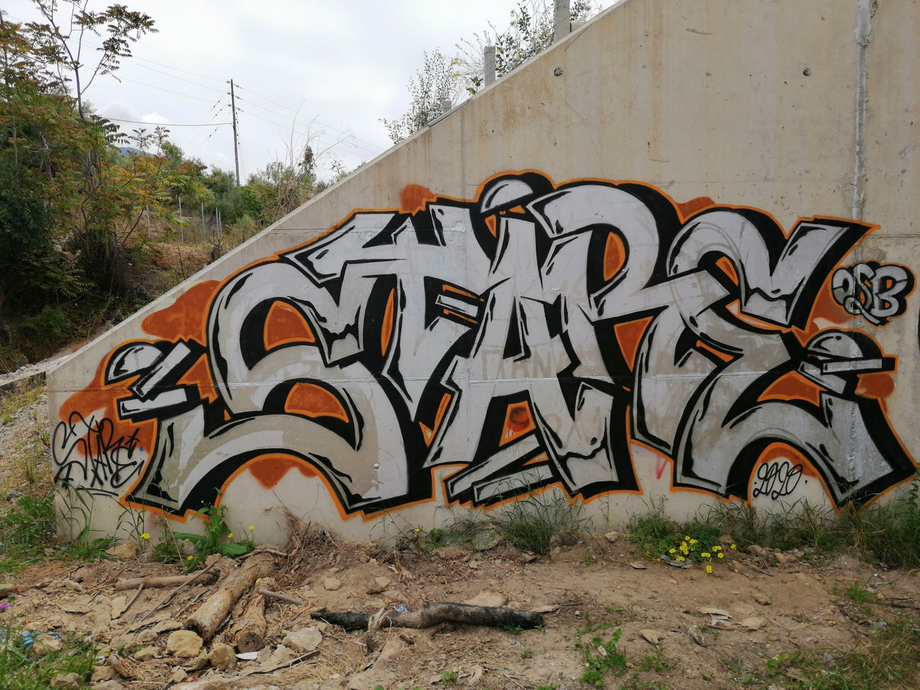 Graffiti Wall in καλαμάτα - Photo by stare - STAREOSB (2020)