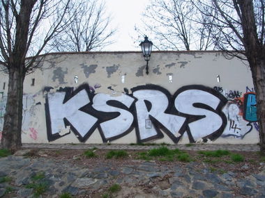 Graffiti Bombing - Photo by staubsauger - KSRS, Prag
