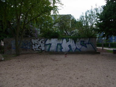 Graffiti Bombing - Photo by staubsauger - Thc, Hsg, Hgb
