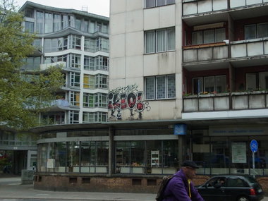 Graffiti Bombing - Photo by staubsauger - Ikeo, berlin
