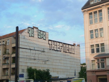 Graffiti Bombing - Photo by staubsauger - Thief, Nemo, 1up